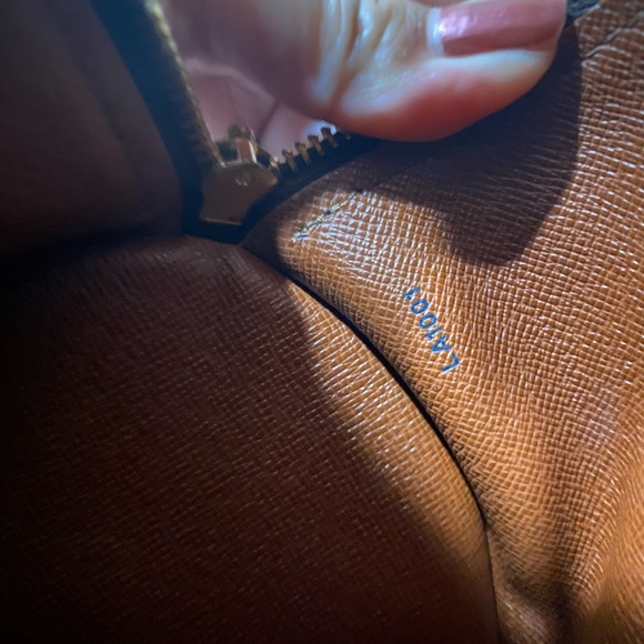 Authentic Louis Vuitton papillion 30 with mini - Picture 5 of 12